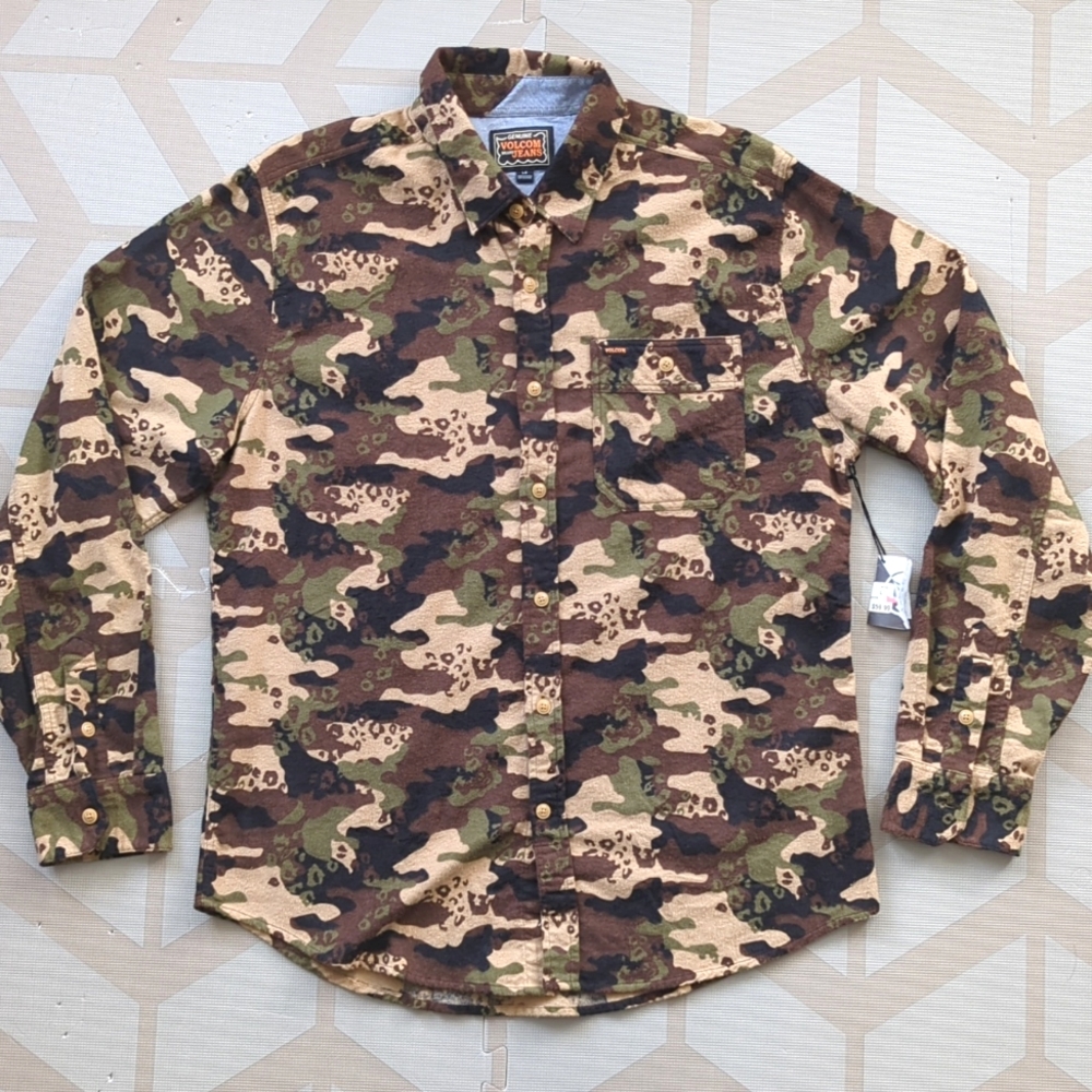 NWOT. Volcom Camo Shirt, 100% Cotton. Size-L